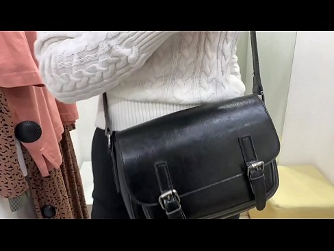 ❤️ Nuoren nartun FeralBerryn julkinen itsetyydytys dildolla sovituskopissa ️❌ Vittu video at fi.com-porn-kai.ru